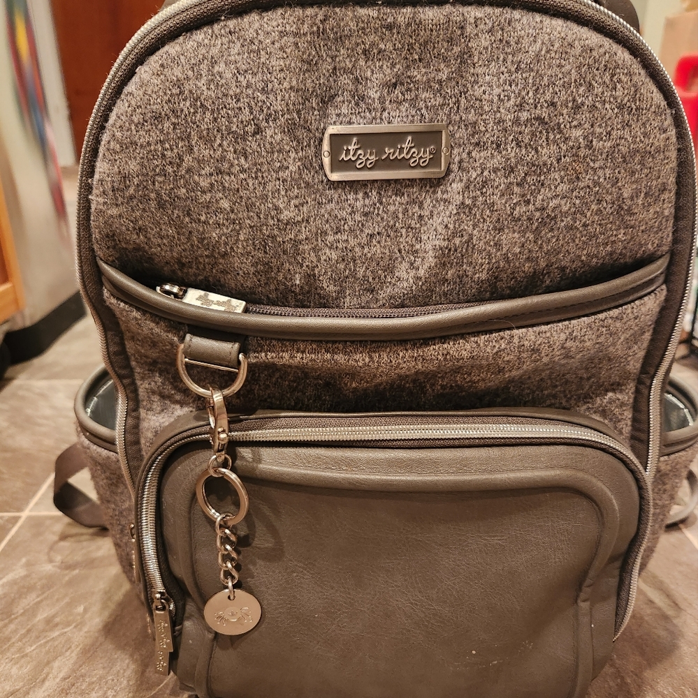 Grayson Itzy Ritzy Boss Plus diaper bag